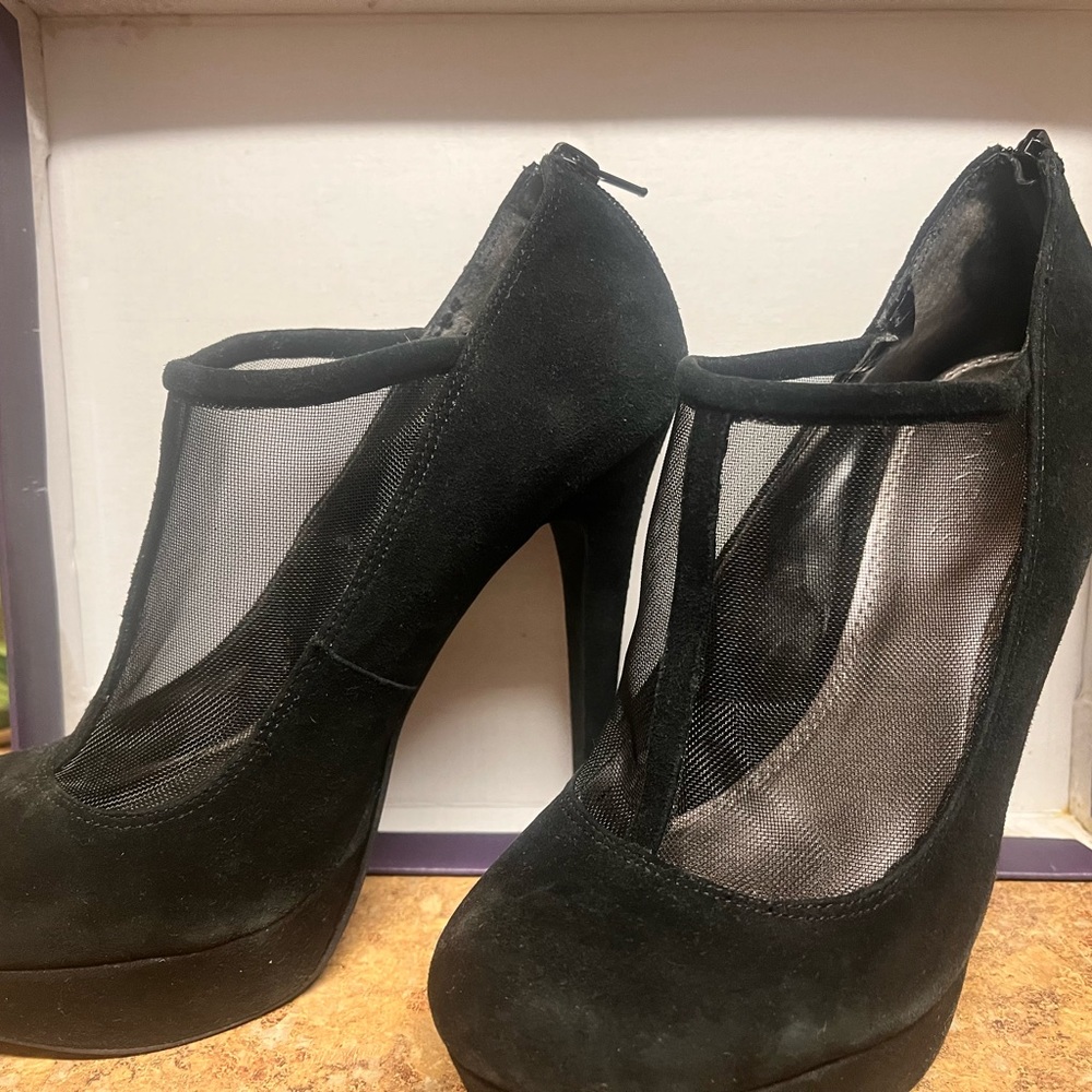 Bakers Black Pumps